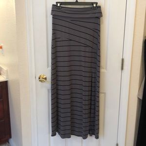 Nine 1 Eight Black and gray stretch maxi skirt size medium